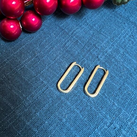 COPY - - O oval huggies | Real gold earrings | Parker earrings | 14k real gold … - Picture 4 of 16